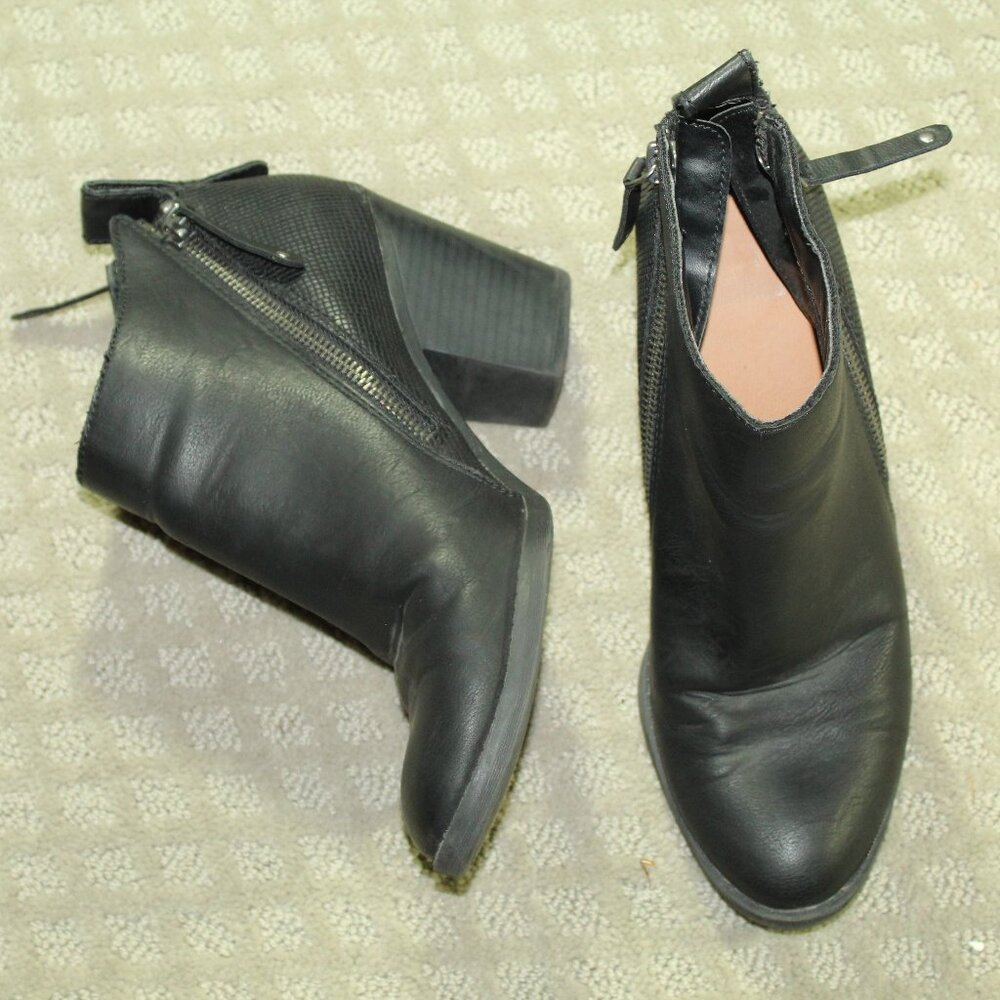 Dolce Vita Women's 8 Black Smooth & Textured 3" Heeled Ankle Booties